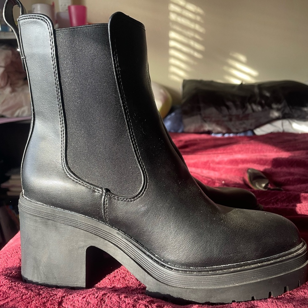 Sam&Libby Black Boots size 8W